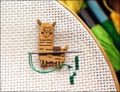 (image for) Llama Wood Needle Minder